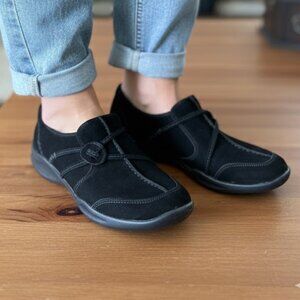 Clarks Wave Slip On Sneaker Sandal in Black Nubuck Leather Womens Size 7.5